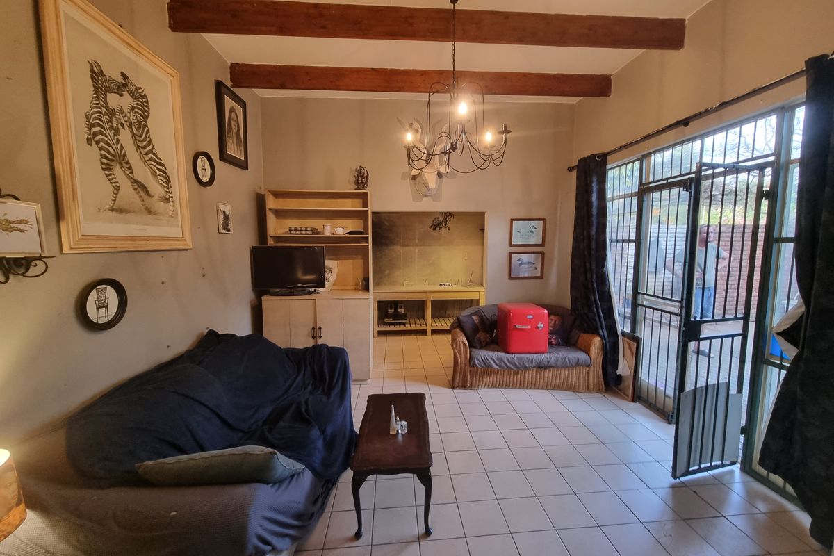 Charming 3-Bedroom home for sale in Silverton, Pretoria – your dream property awaits! - Photo 2