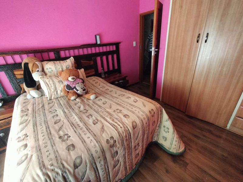 Modern Elegance and Comfort on large Erf – Ninapark - Photo 10