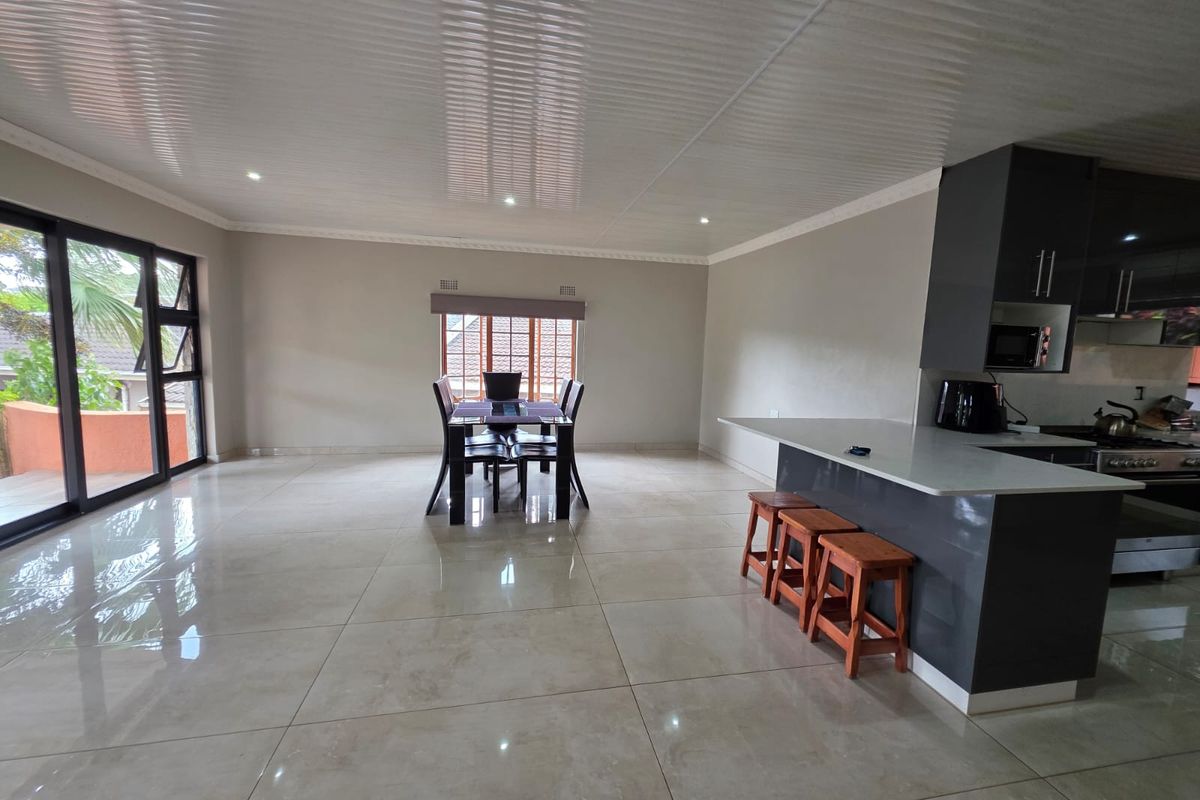 Beautiful 3 bedroom home - Photo 2