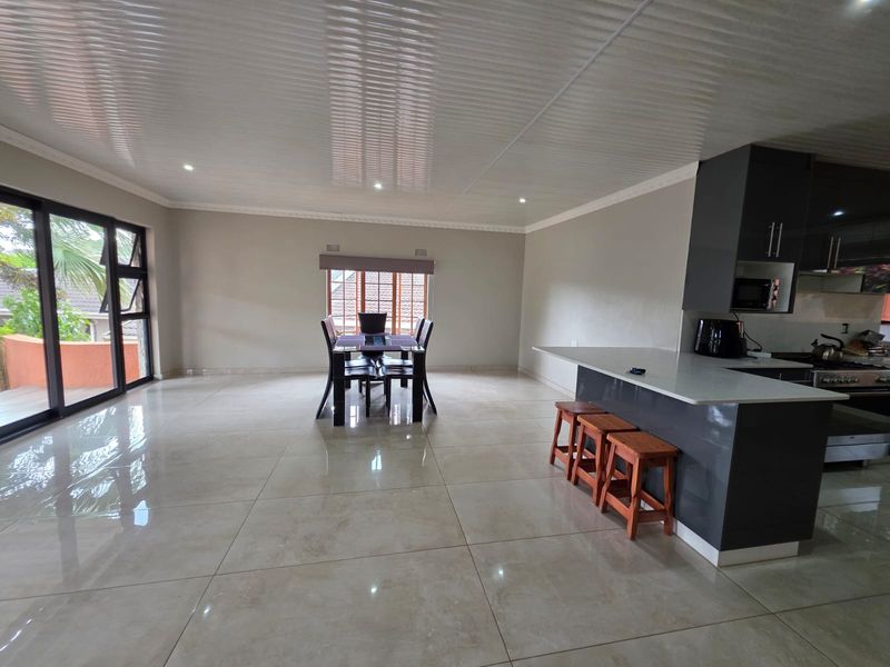 Beautiful 3 bedroom home - Photo 2