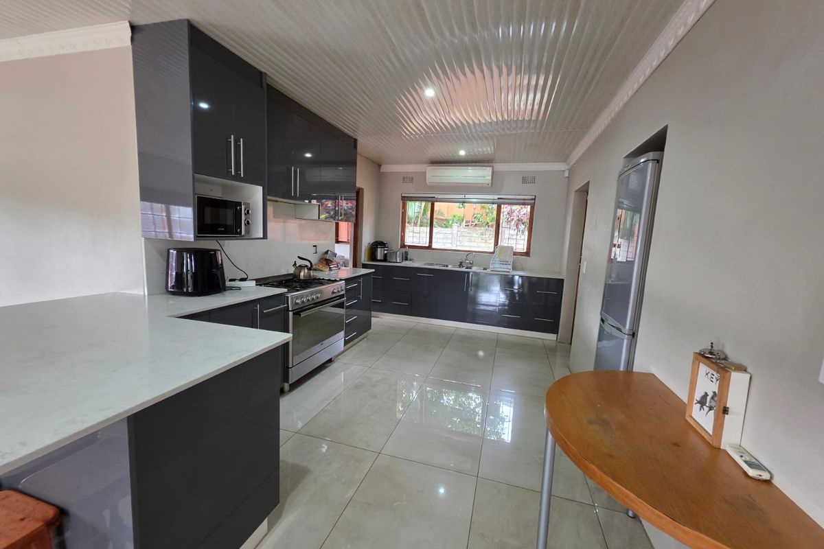 Beautiful 3 bedroom home - Photo 3