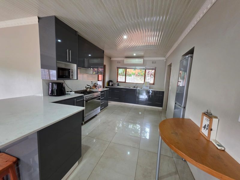 Beautiful 3 bedroom home - Photo 3