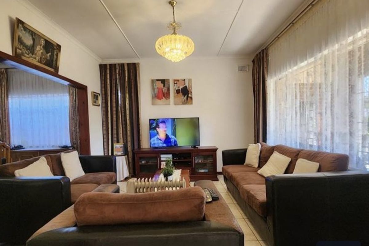 3 Bedroom House for Sale - Photo 4