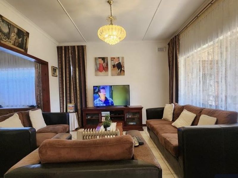 3 Bedroom House for Sale - Photo 4