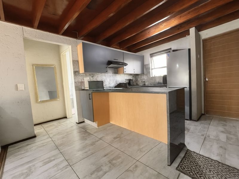 Modern 1-Bedroom Loft with Extended Loft Room in Sibaya Sands, Lonehill - Photo 6