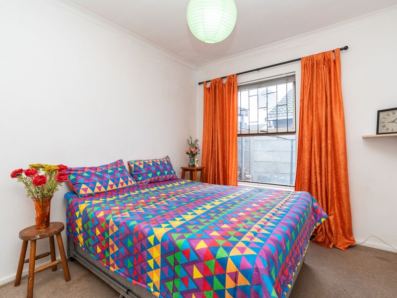 Two Bedroom Cottage For Sale - Photo 7