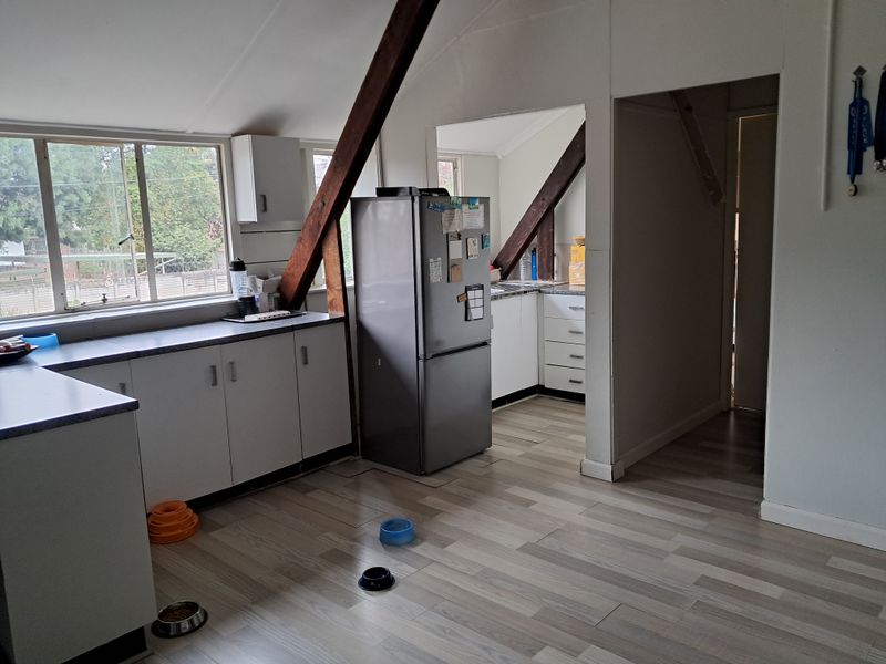 Spacious Double-Storey Family Home - Photo 6