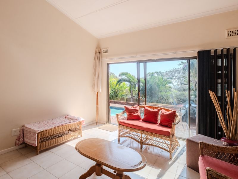 Seller says must sell ! 3 bedroom with pool - Photo 3