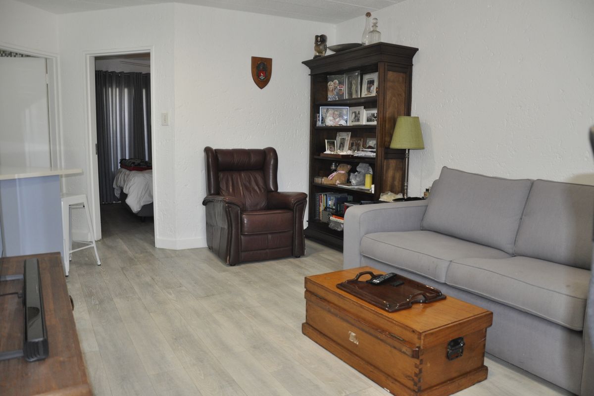 Chic Ground Floor Living in Prime Parktown Square - Photo 5