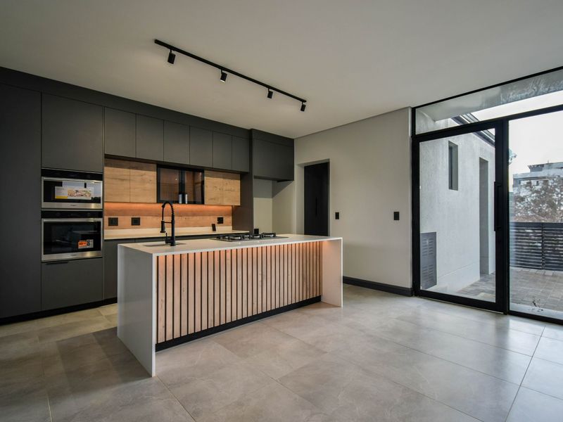 Modern 4-Bedroom Home in Sought-After Fountainbrook Estate - Photo 5