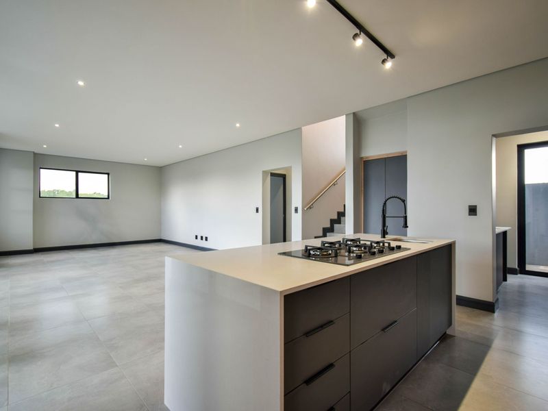 Modern 4-Bedroom Home in Sought-After Fountainbrook Estate - Photo 9