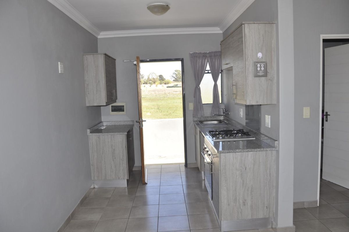 2-Bedroom Apartment for sale in the Heart of Noordwyk - Photo 3