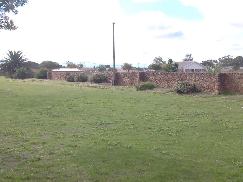 Commercially zoned vacant stand ’ - Photo 2