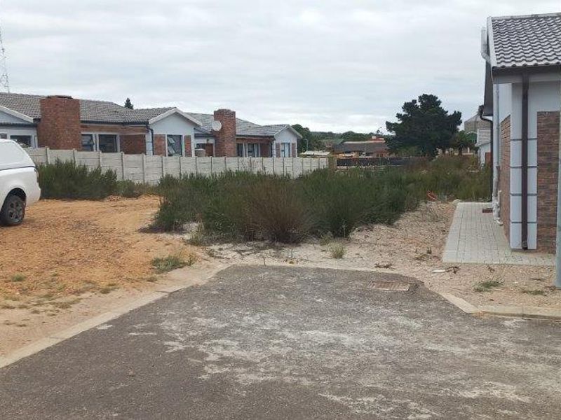 Vacant stand in Complex - Photo 4