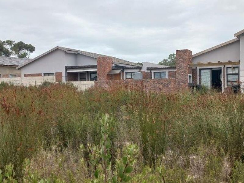 Vacant stand in Complex - Photo 3