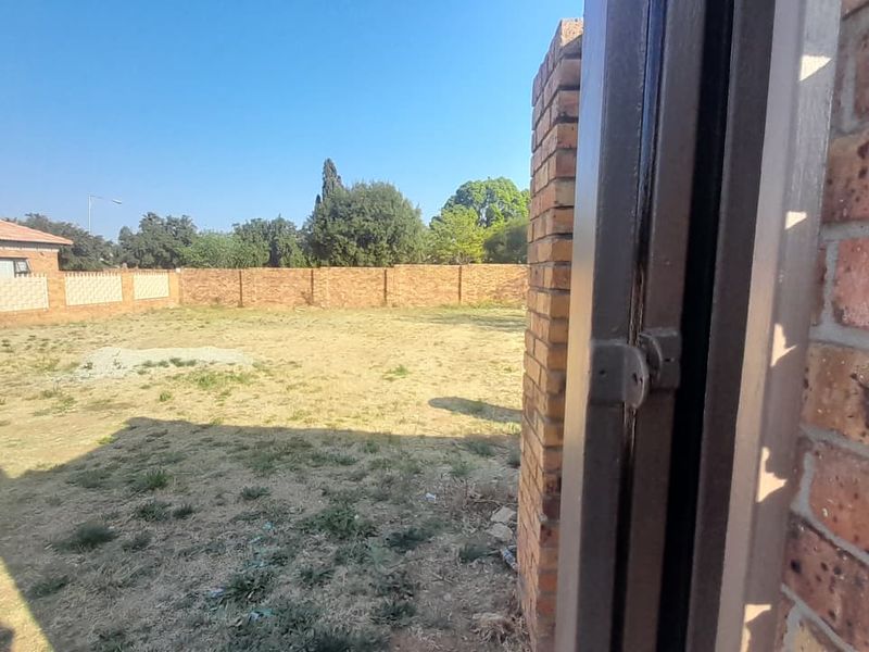 Vacant Stand for Sale in Ferryvale Secure Complex - Photo 8