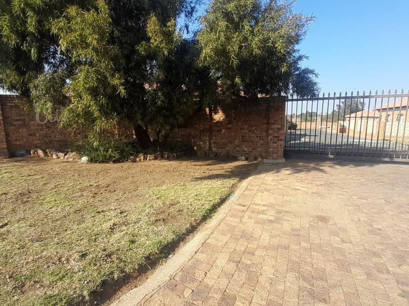 Vacant Stand for Sale in Ferryvale Secure Complex - Photo 7