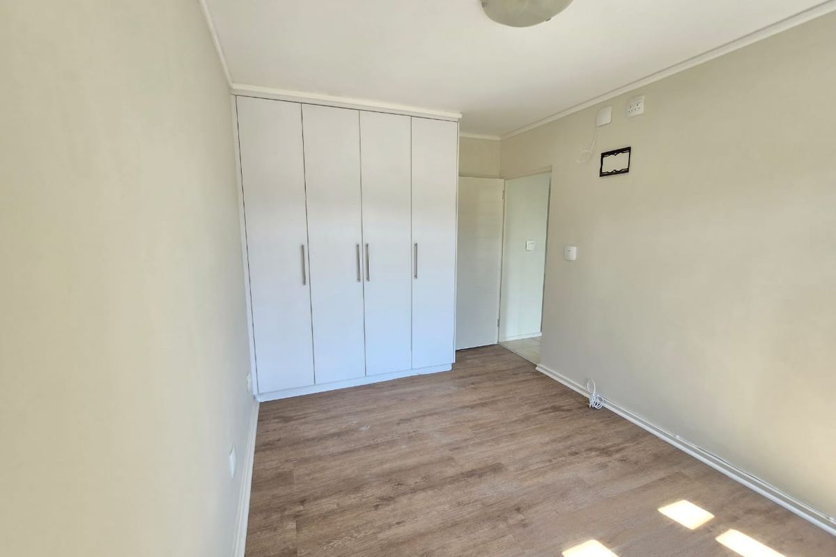 Two bedroom home - Photo 3