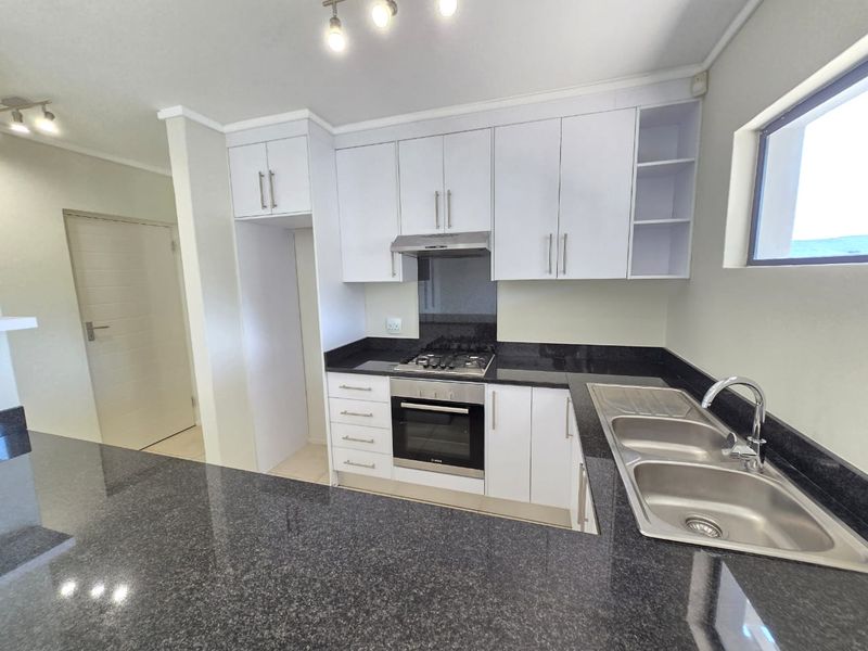 Two bedroom home - Photo 9