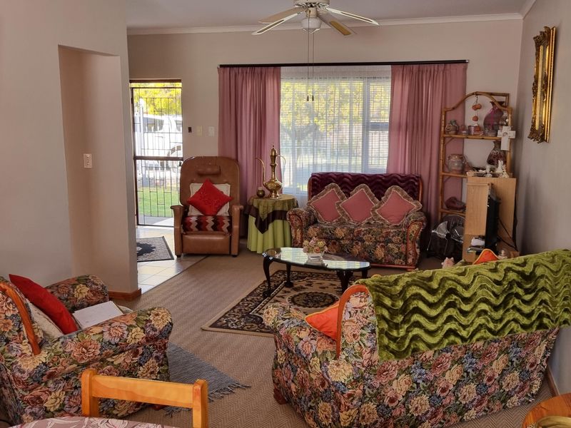 Free-standing unit in Falon Crest - Photo 2