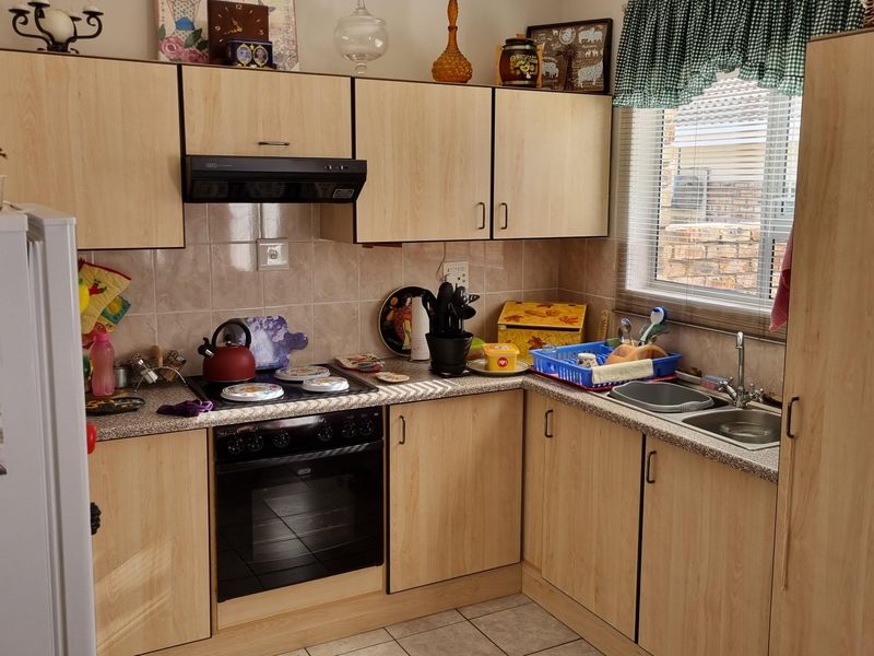 Free-standing unit in Falon Crest - Photo 3