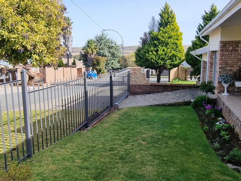 Free-standing unit in Falon Crest - Photo 7