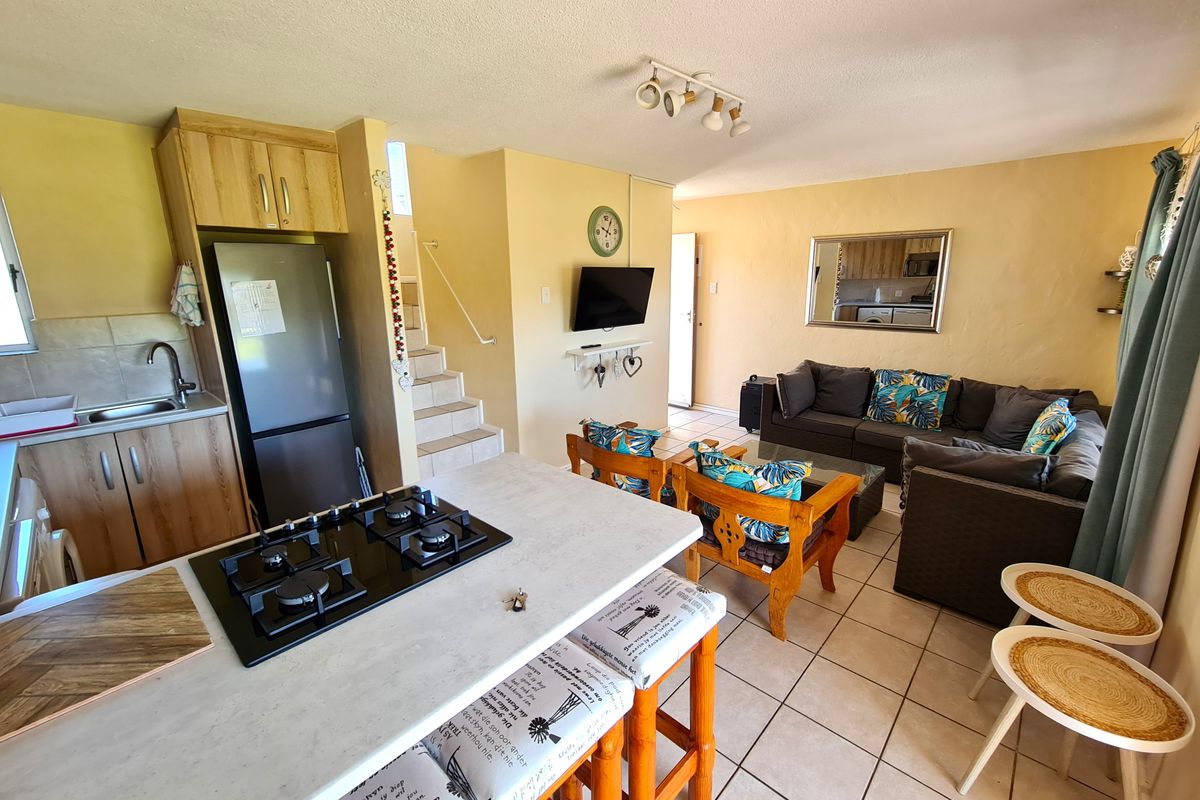 Three Bedroom Townhouse with Furniture in Marina Martinique, Jeffreys Bay - Photo 5