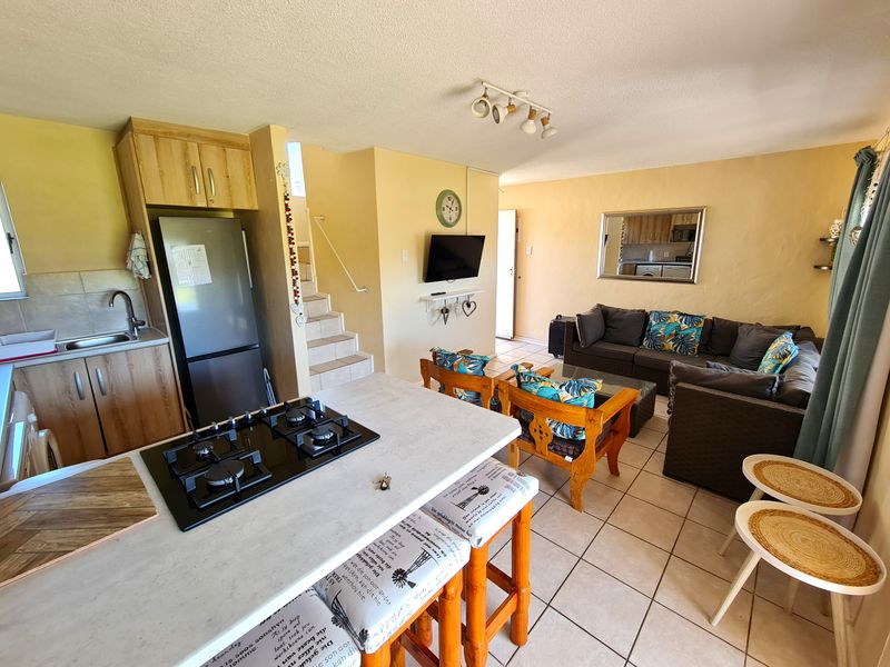 Three Bedroom Townhouse with Furniture in Marina Martinique, Jeffreys Bay - Photo 5