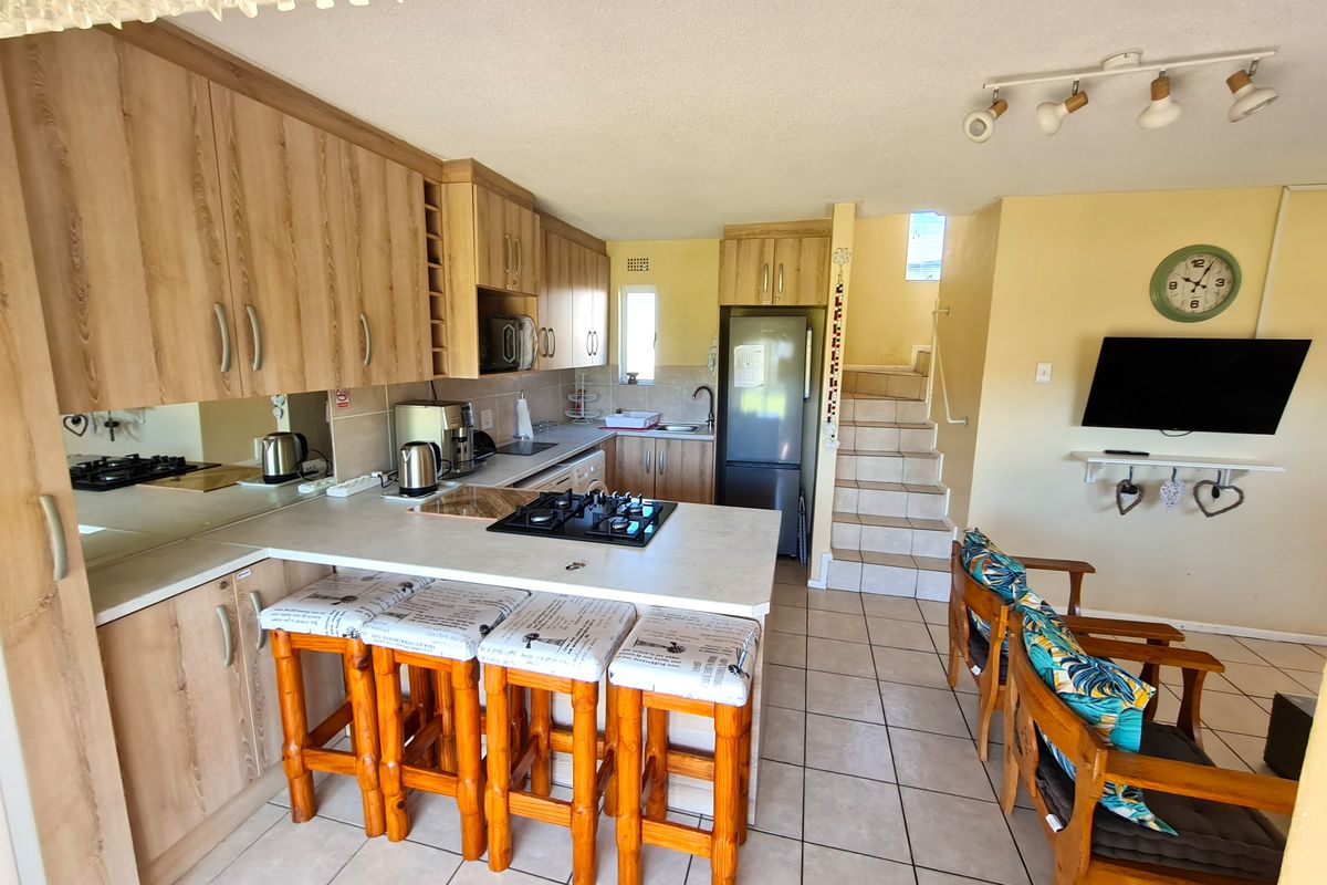 Three Bedroom Townhouse with Furniture in Marina Martinique, Jeffreys Bay - Photo 3