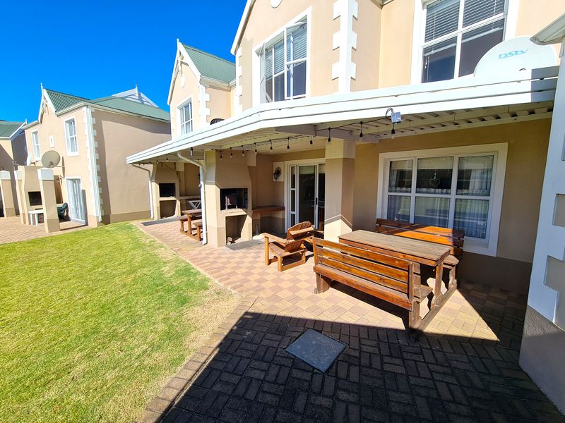 Three Bedroom Townhouse with Furniture in Marina Martinique, Jeffreys Bay - Photo 2