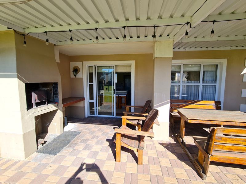 Three Bedroom Townhouse with Furniture in Marina Martinique, Jeffreys Bay - Photo 4