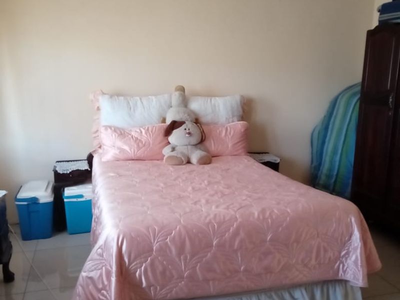 Sunny 4-bedroom Family House in quiet area - Photo 8