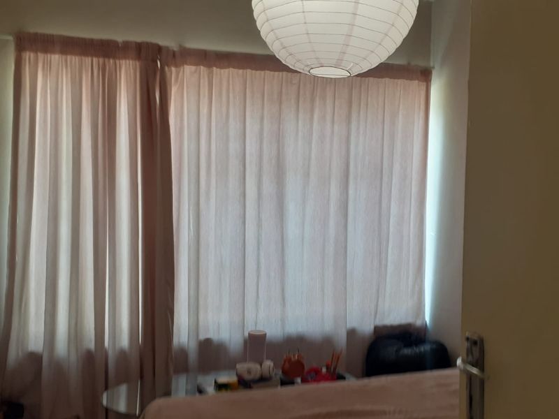 Stunning 3-bedroom home in Vanderbijlpark CW 5, perfect for families seeking comfort and style! - Photo 9