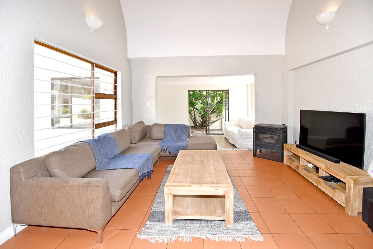 Modern Full-Title Single-Story Gem in Santanna, Lone Hill - Photo 4