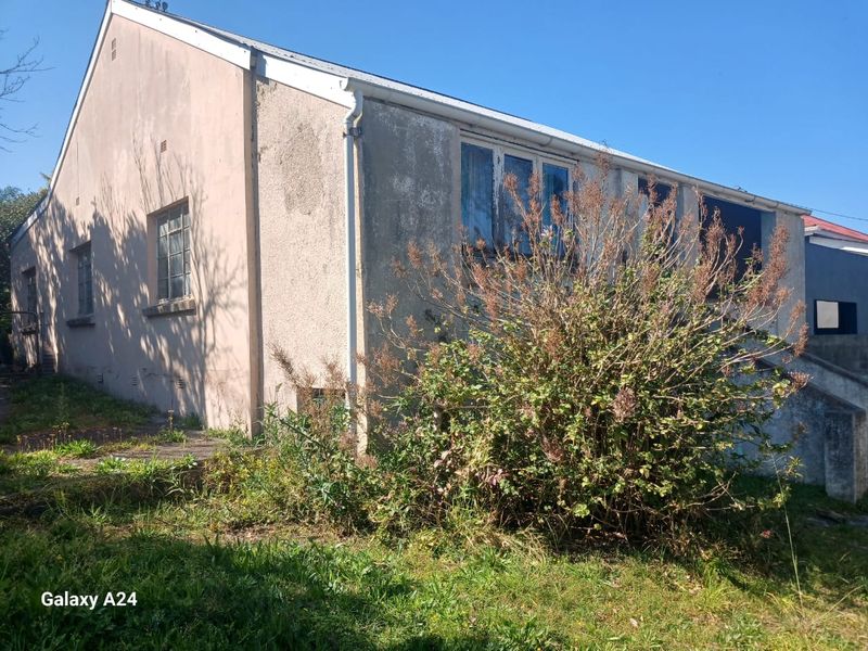 3 Bedroom Fixer-Upper - Photo 4