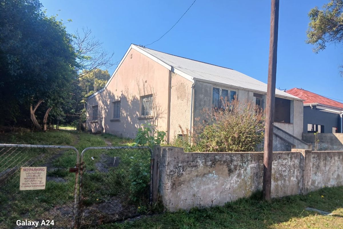 3 Bedroom Fixer-Upper - Photo 2