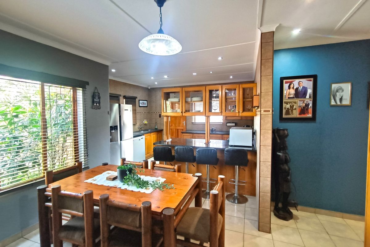 Modern Family Duet in Arboretum - Move-in Ready! - Photo 2