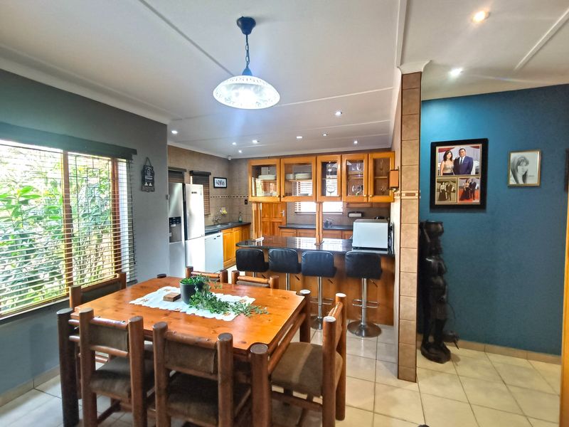 Modern Family Duet in Arboretum - Move-in Ready! - Photo 2