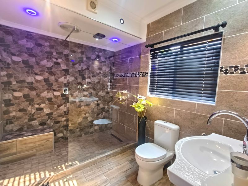 Modern Family Duet in Arboretum - Move-in Ready! - Photo 6