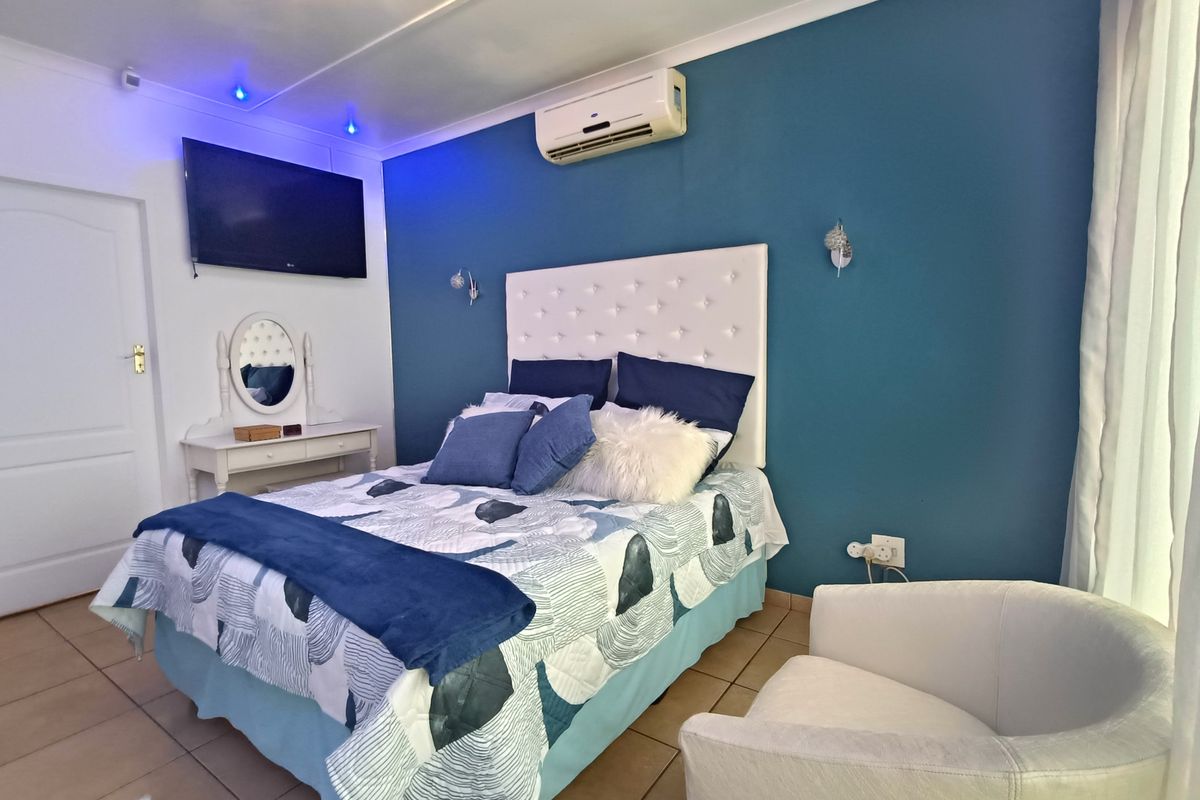 Modern Family Duet in Arboretum - Move-in Ready! - Photo 4