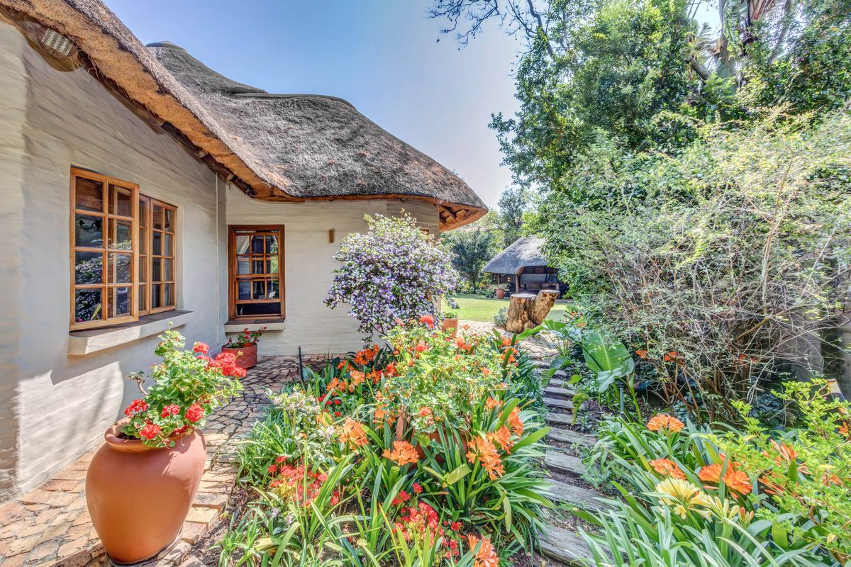 Serious seller! Versatile, thatch home with Income-Generating Flatlet in Prime Location - Photo 3