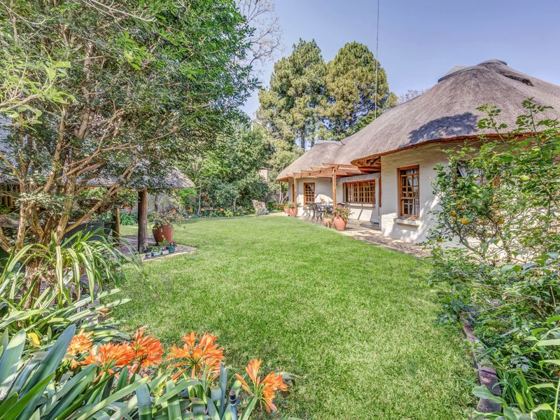 Serious seller! Versatile, thatch home with Income-Generating Flatlet in Prime Location - Photo 2