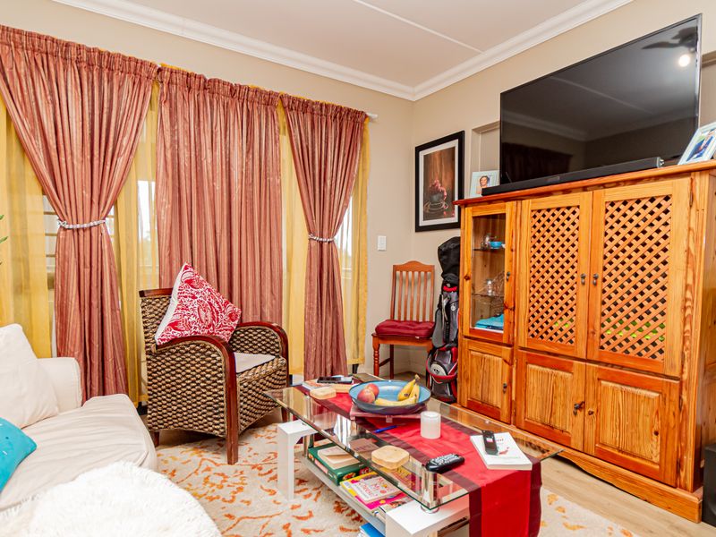 Clean, shining and bright and brand new!!! - Photo 8