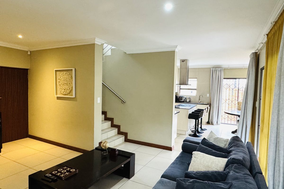 Modern Comfort Meets Family Living in Thatchfield Hills Estate - Photo 3