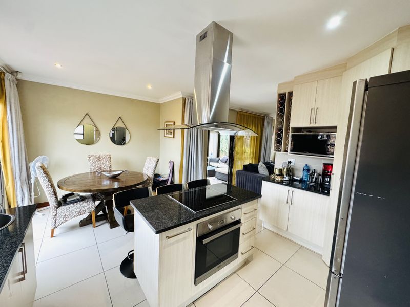 Modern Comfort Meets Family Living in Thatchfield Hills Estate - Photo 7