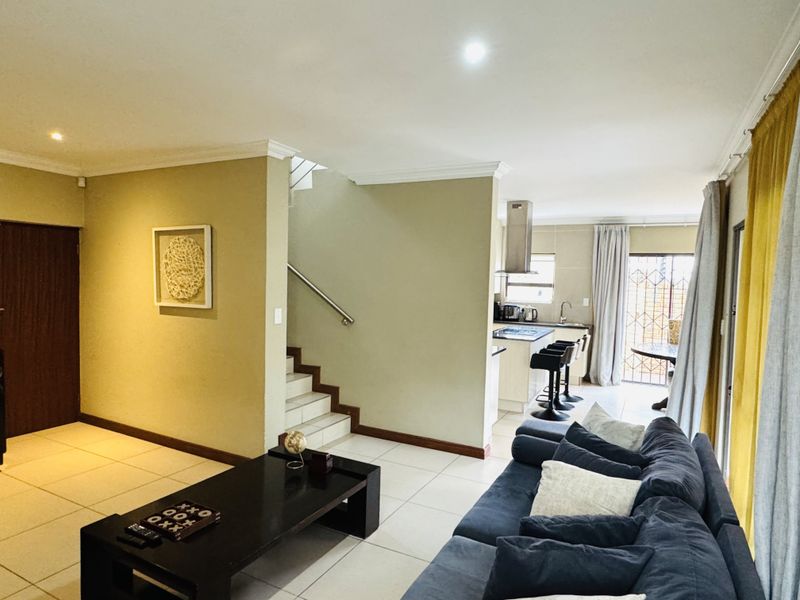 Modern Comfort Meets Family Living in Thatchfield Hills Estate - Photo 3