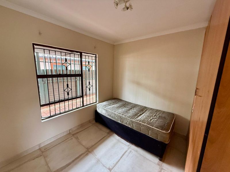 Modern 3-Bedroom Family Home in The Orchards, Pretoria - Photo 9