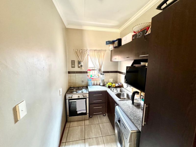 Move-In Ready Two-Bedroom Home with Contemporary Appeal - Photo 8