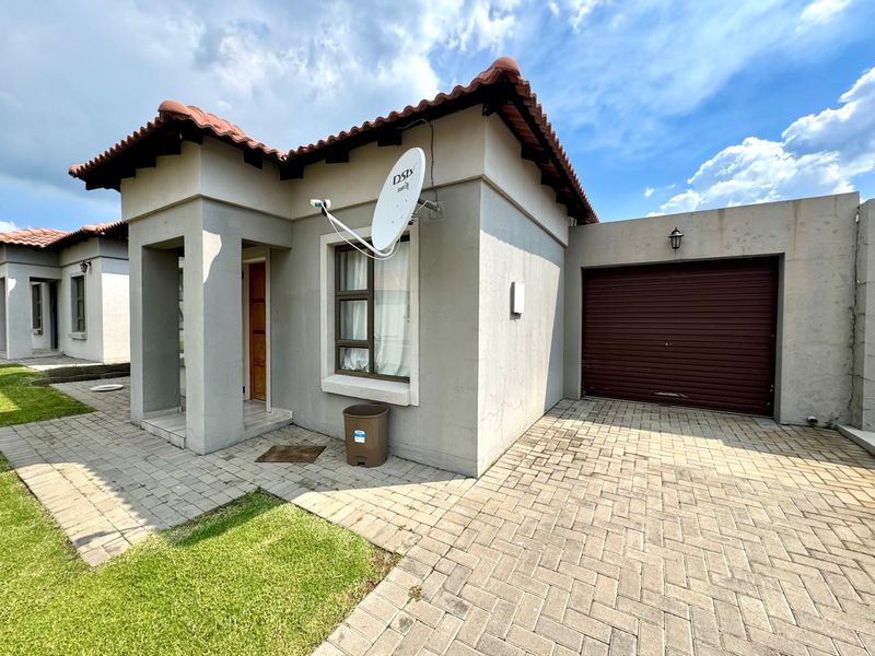 Move-In Ready Two-Bedroom Home with Contemporary Appeal - Photo 3