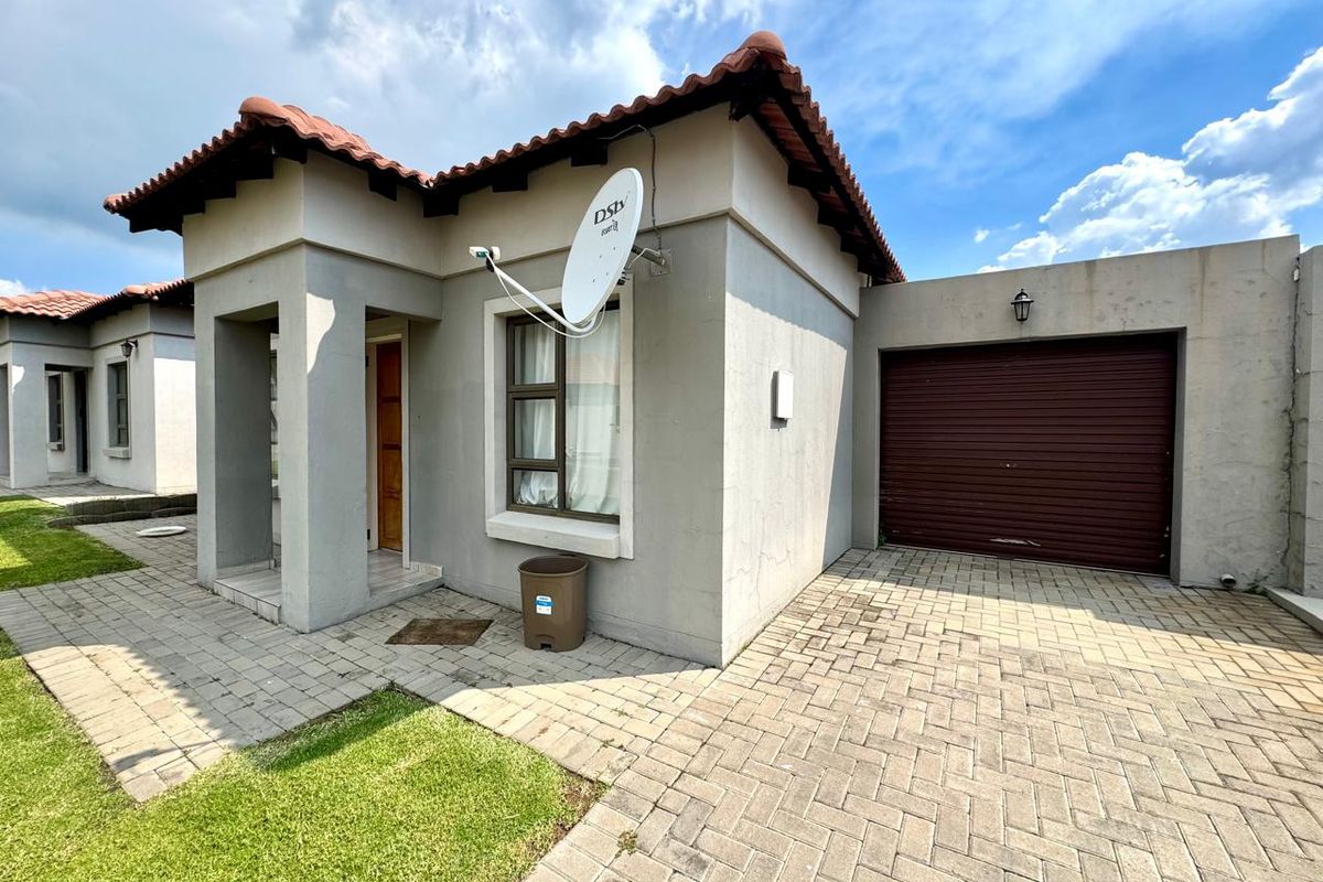 Move-In Ready Two-Bedroom Home with Contemporary Appeal - Photo 3